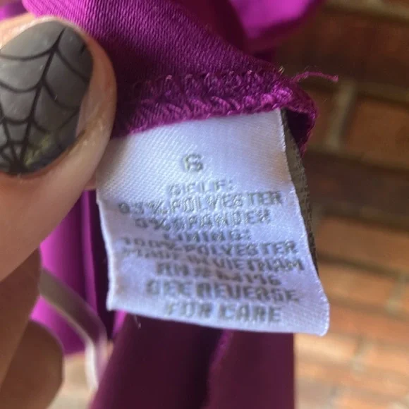 Absolutely stunning & glamorous dress. - Picture 4 of 6